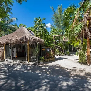 https://yoga-shala-tulum.quintano-roohotels.com